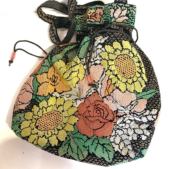 Handbags - Vintage beaded bag.
